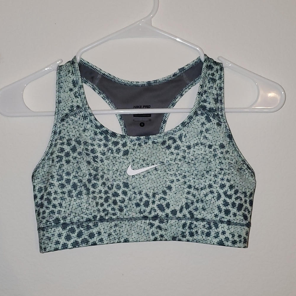 NIKE Pro Sports Bra